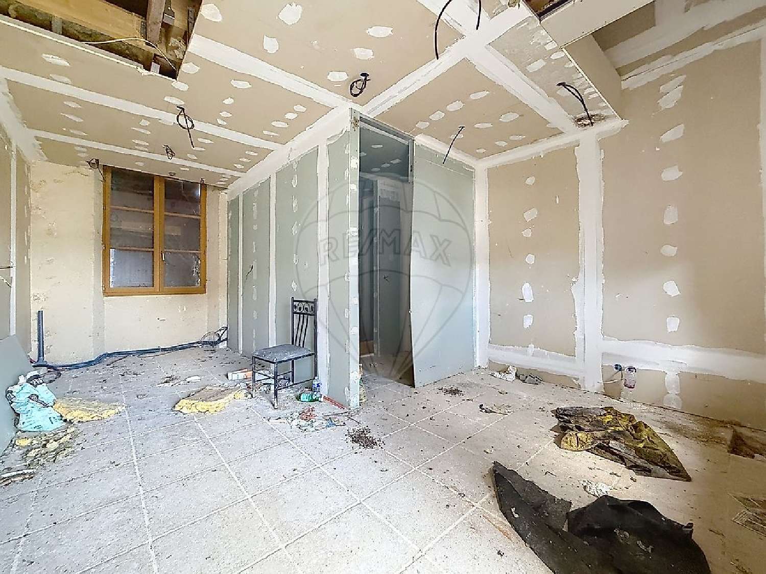 à vendre batiment Provins Seine-et-Marne 8