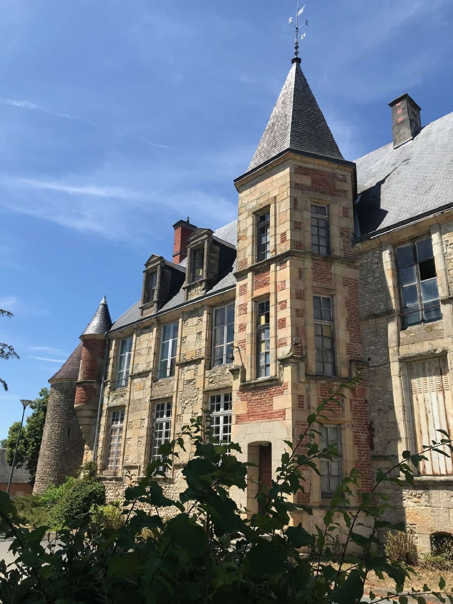  for sale castle Vierzon Cher 3