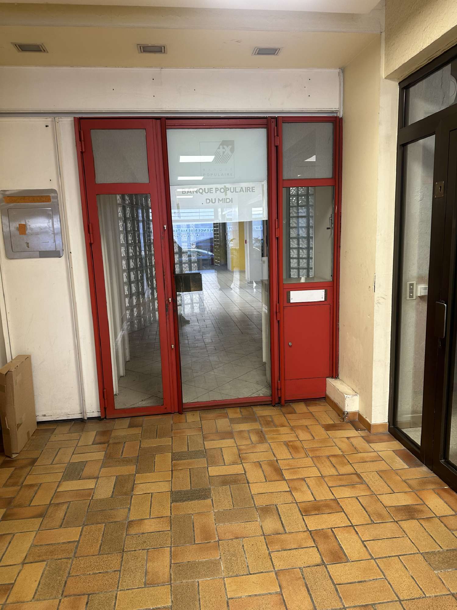  à vendre commerce Alès Gard 4