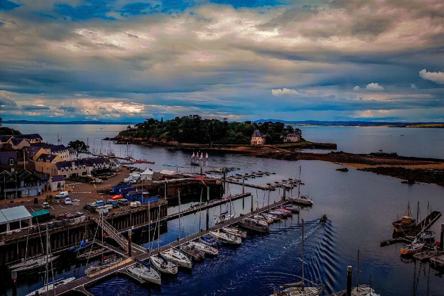  for sale commercial Douarnenez Finistère 1