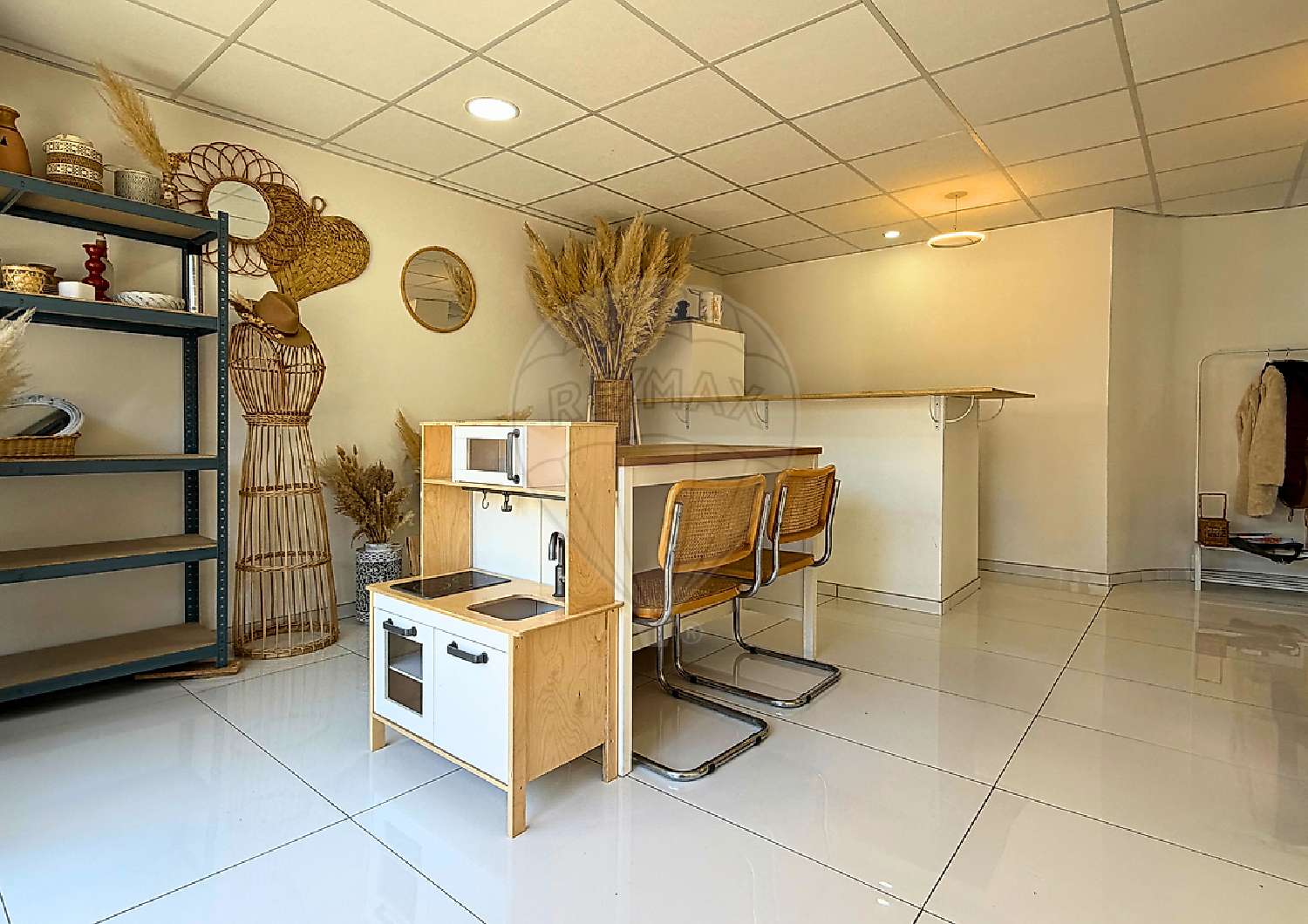 en venta local comercial Marnaz Haute-Savoie 3