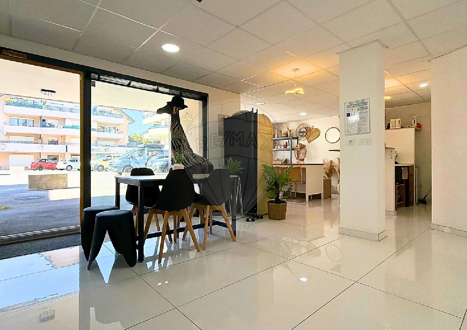 en venta local comercial Marnaz Haute-Savoie 6