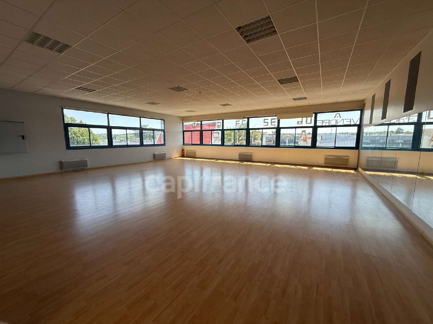  en venta local comercial Orgeval Yvelines 3