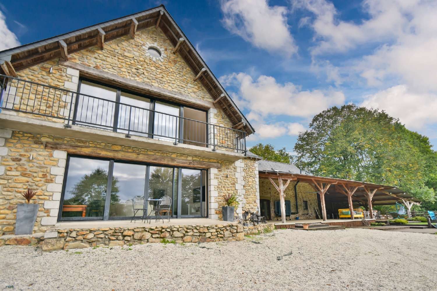  for sale estate Hambers Mayenne 1