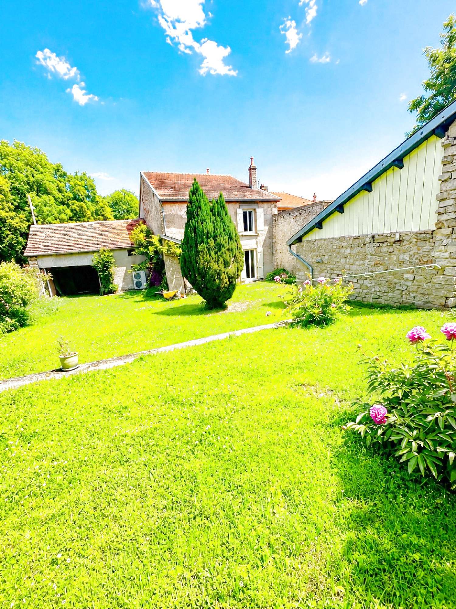 for sale house Bourbonne-les-Bains Haute-Marne 1
