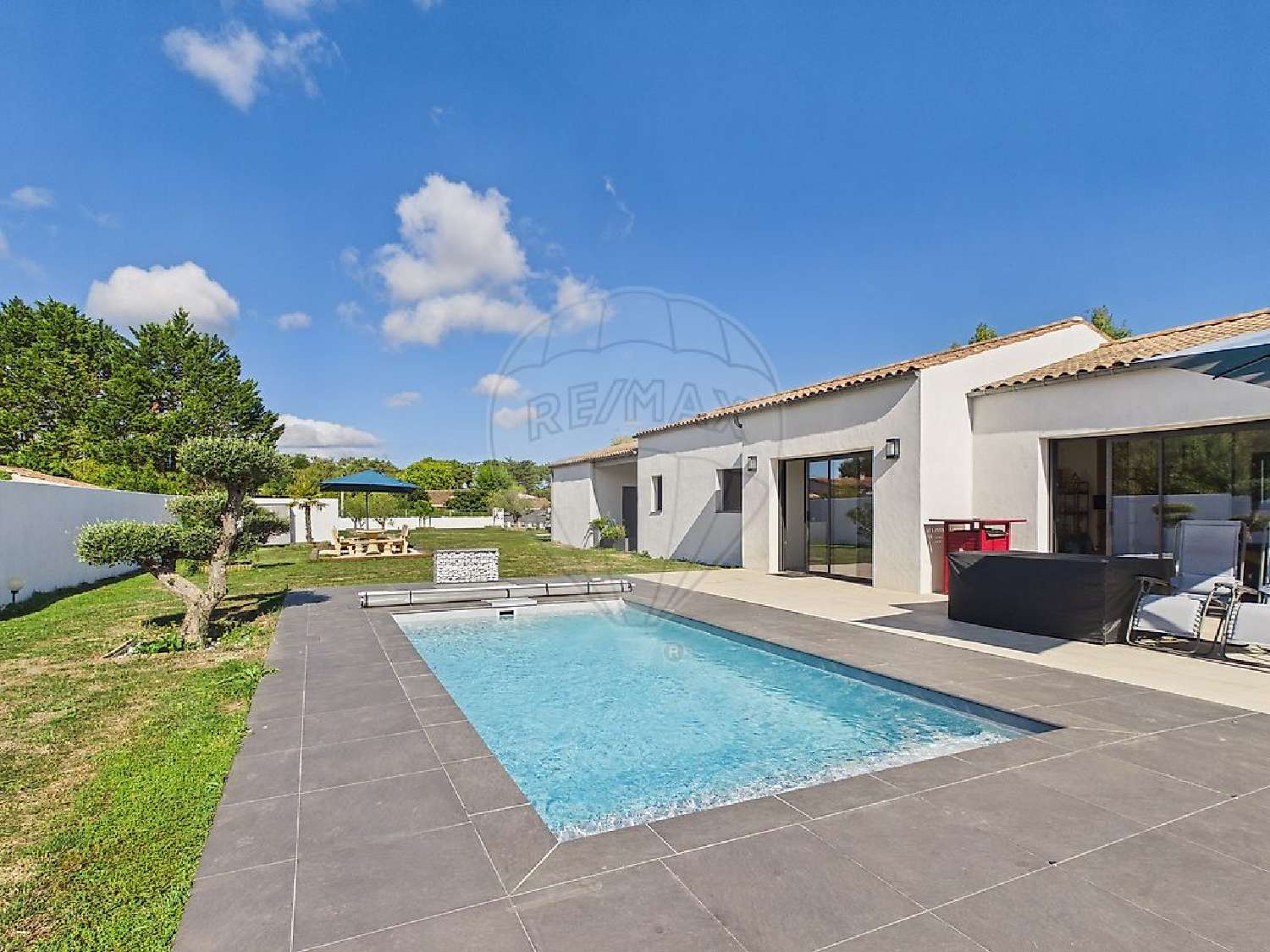 for sale house Breuillet Charente-Maritime 2