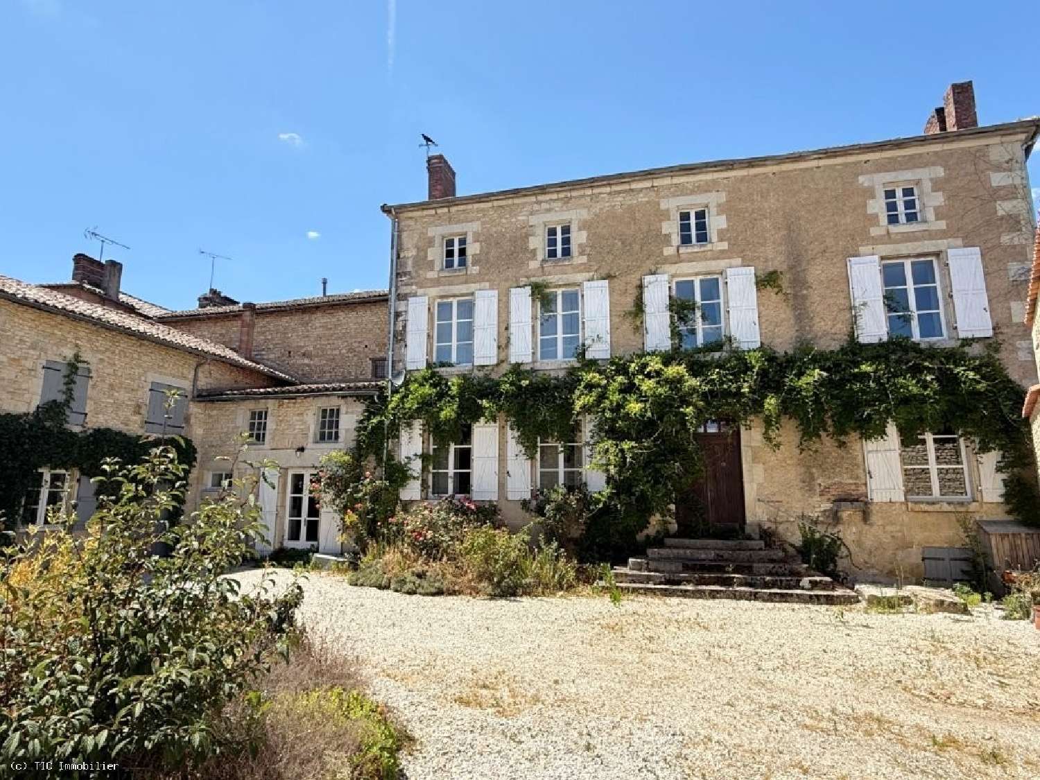 for sale house Champagne-Mouton Charente 3