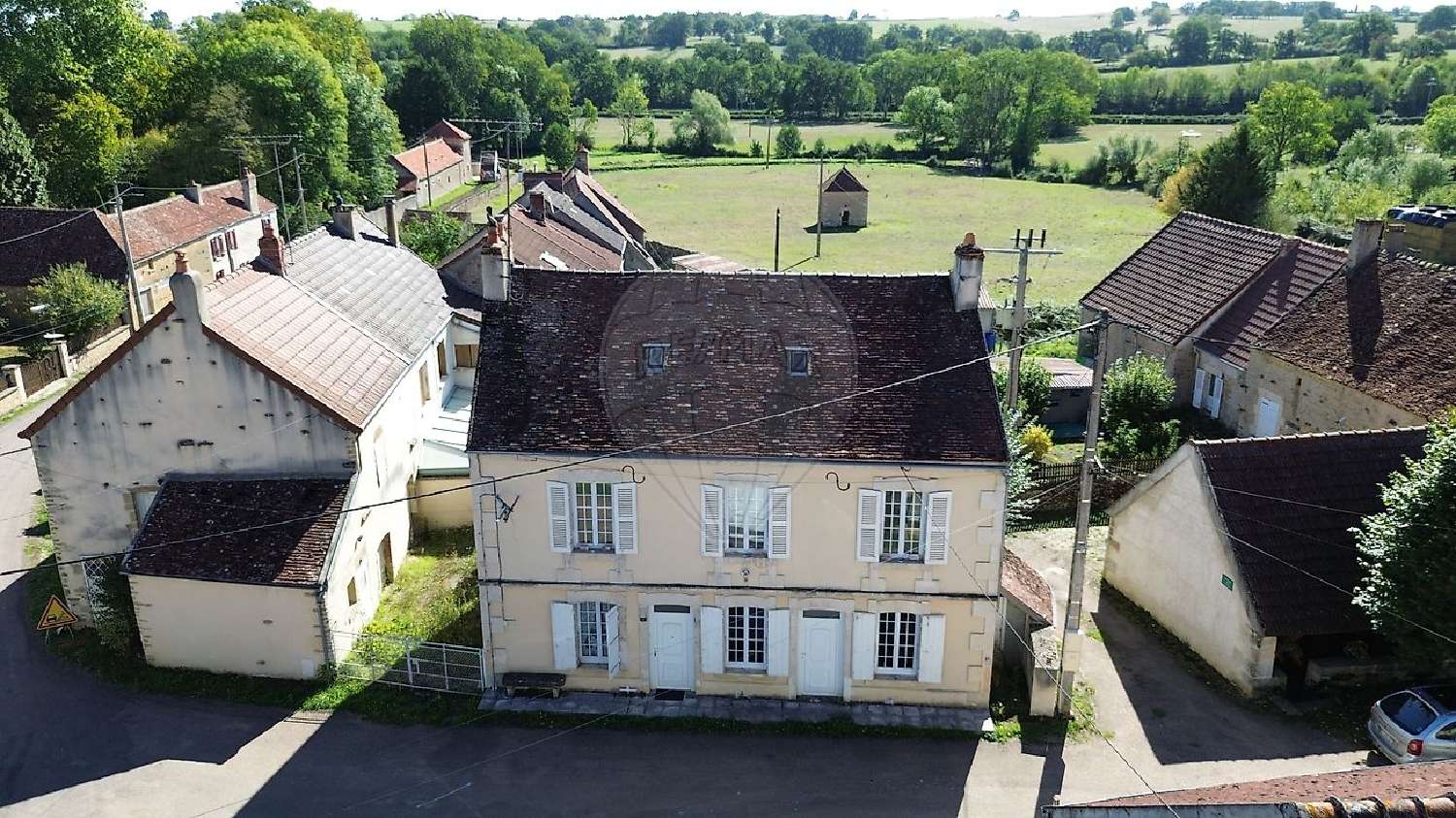 en venta casa Champlemy Nièvre 2