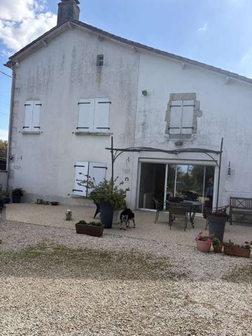 Coulonges-sur-l'Autize Deux-Sèvres Haus Bild 7402001