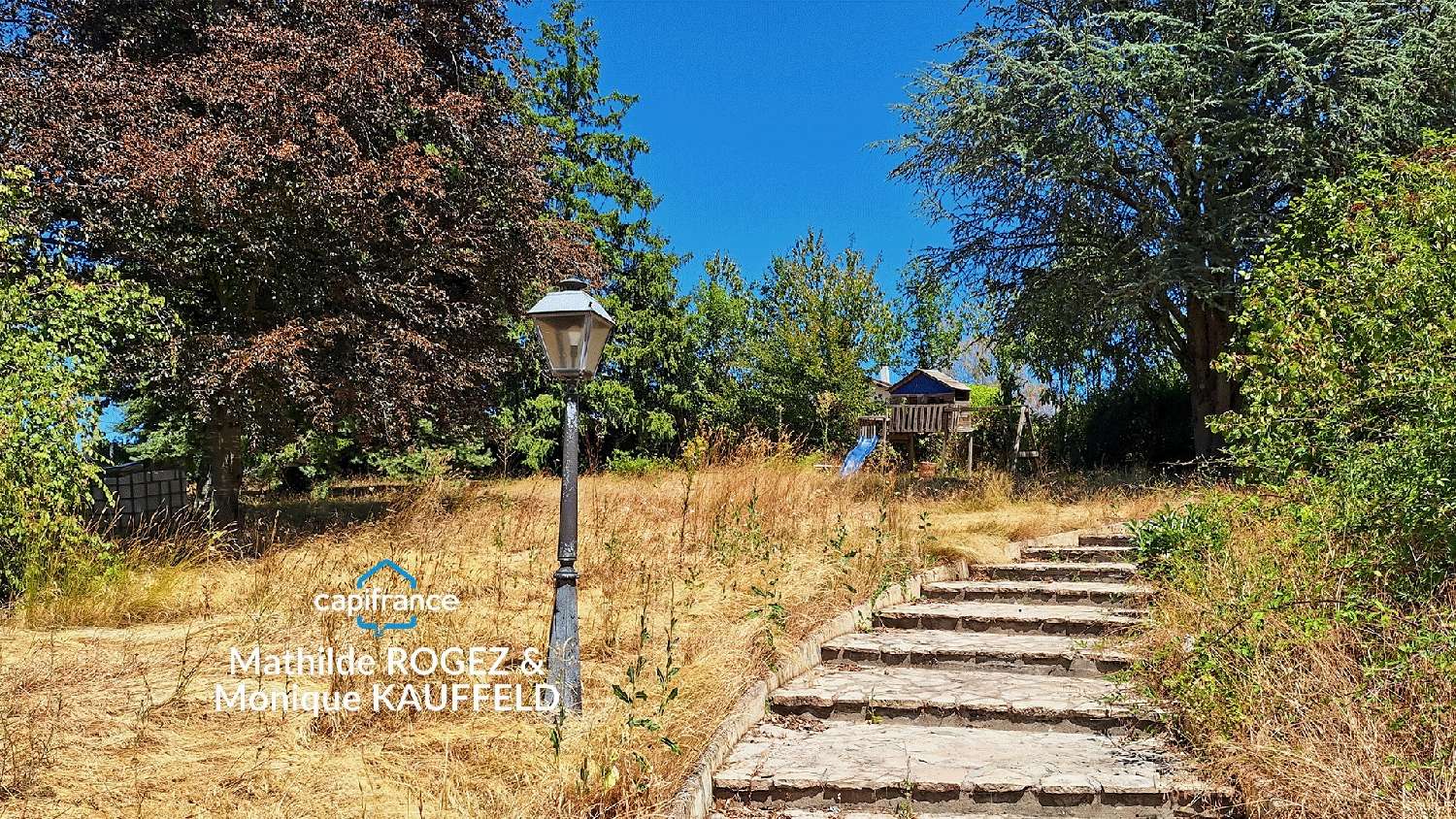 à vendre maison Courpière Puy-de-Dôme 2