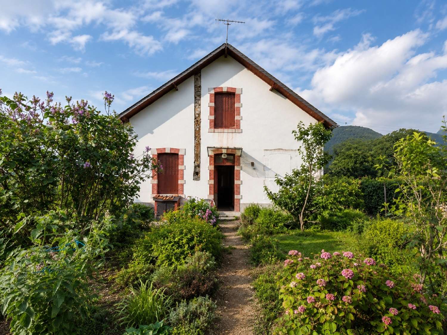 for sale house Hèches Hautes-Pyrénées 1
