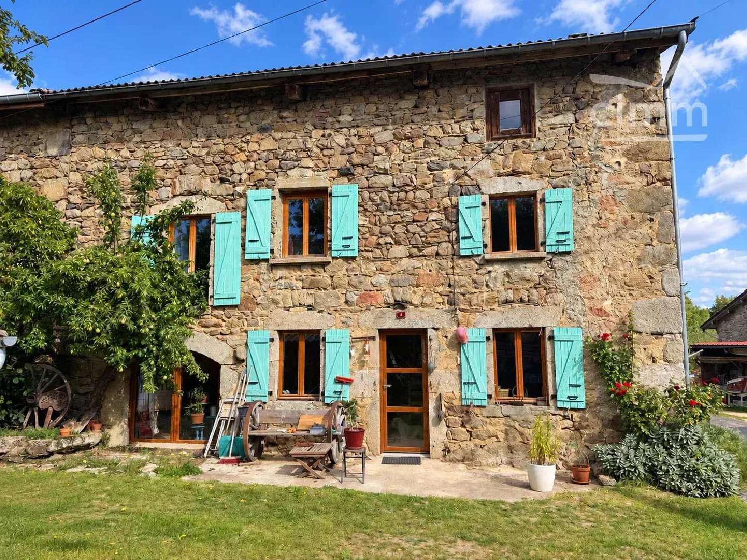 à vendre maison Medeyrolles Puy-de-Dôme 1