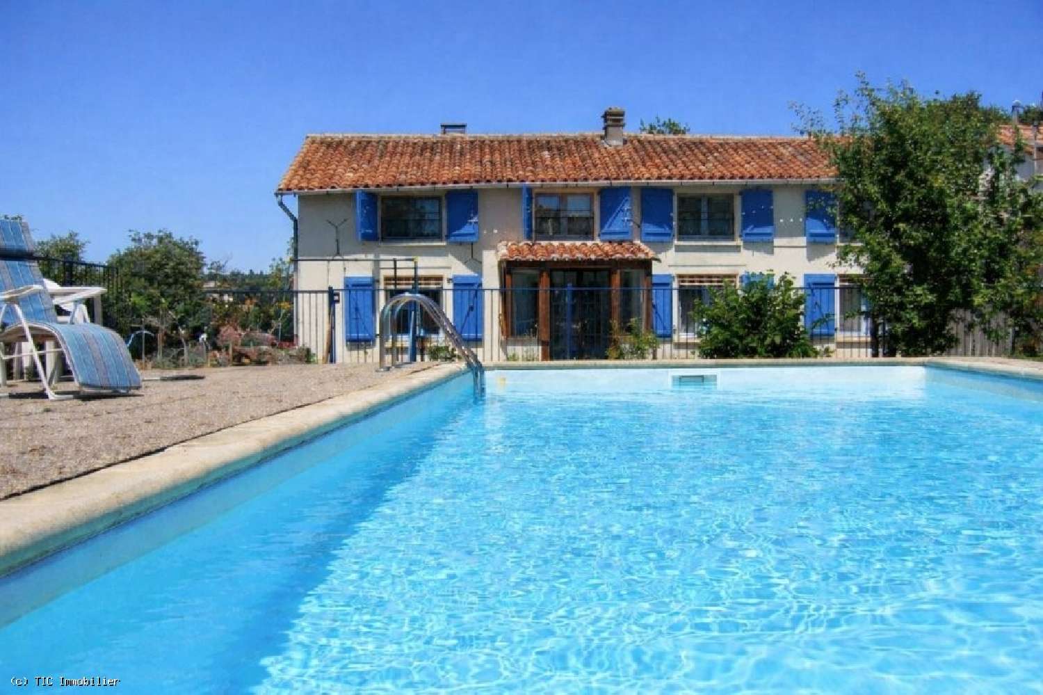 à vendre maison Nanteuil-en-Vallée Charente 1