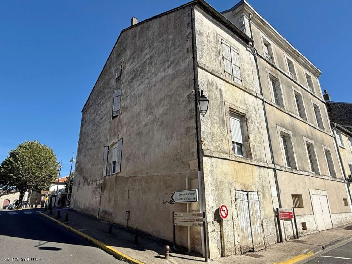 for sale house Ruffec Charente 2
