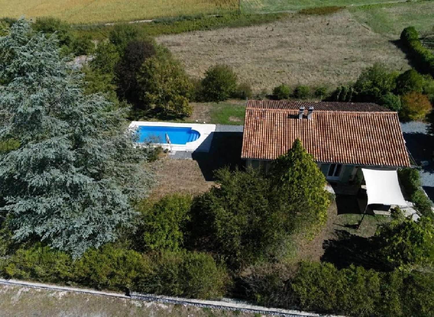 te koop huis Ruffec Charente 2