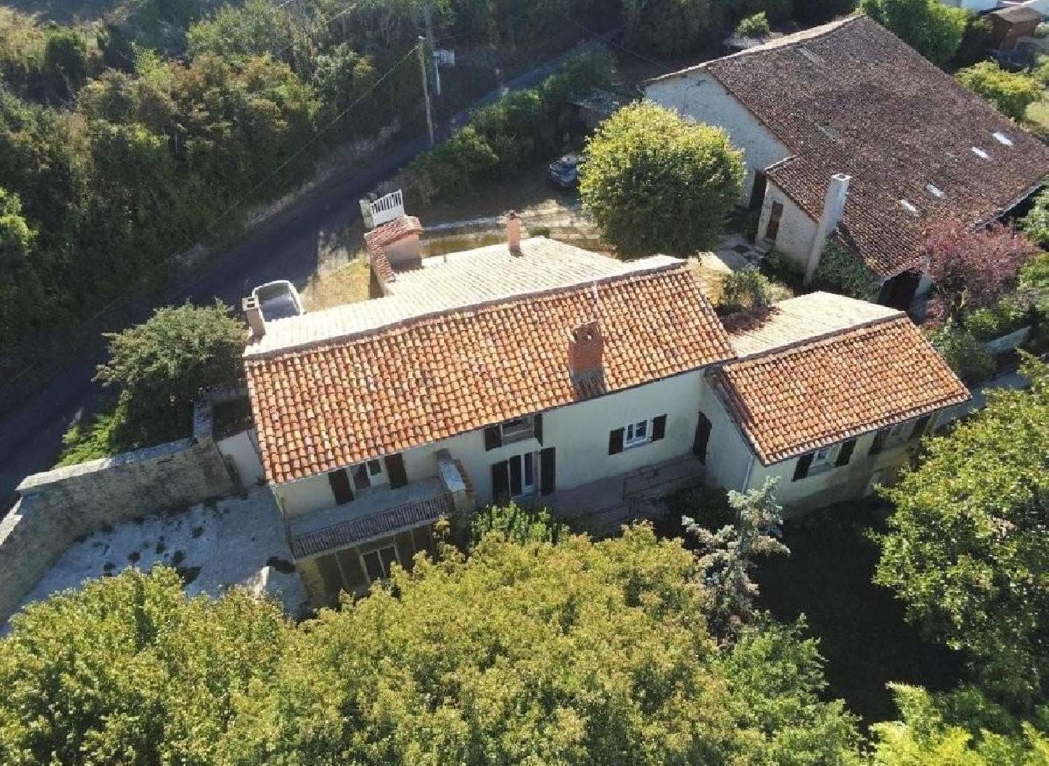 à vendre maison Ruffec Charente 1