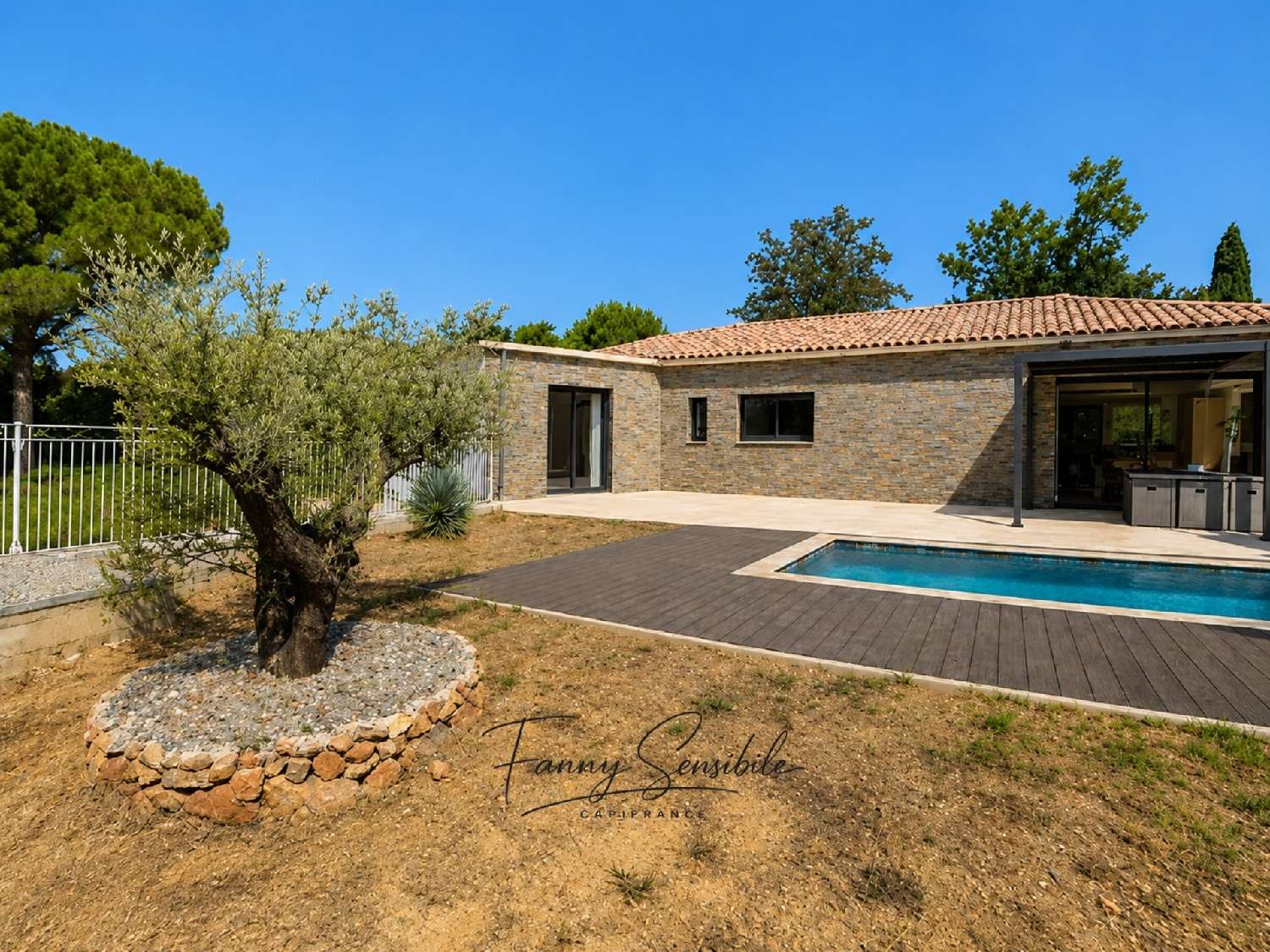 en venta casa Saint-Maximin-la-Sainte-Baume Var 2