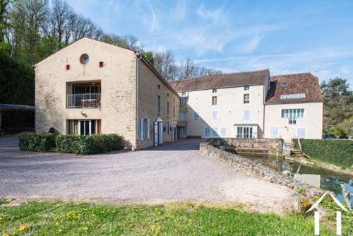 Semur-en-Auxois Côte-d'Or house foto 7412232