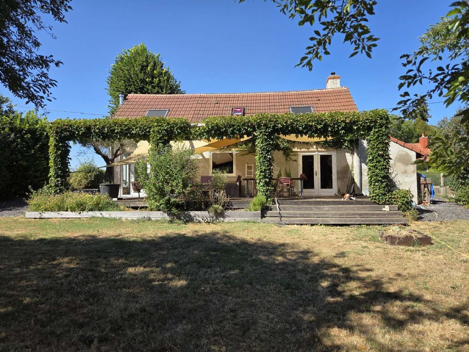 te koop huis Tréteau Allier 1