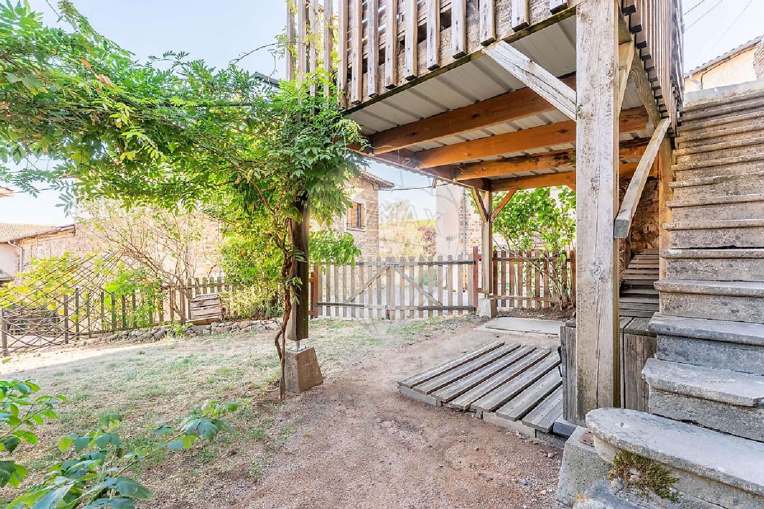 for sale house Vaux-en-Beaujolais Rhône 1