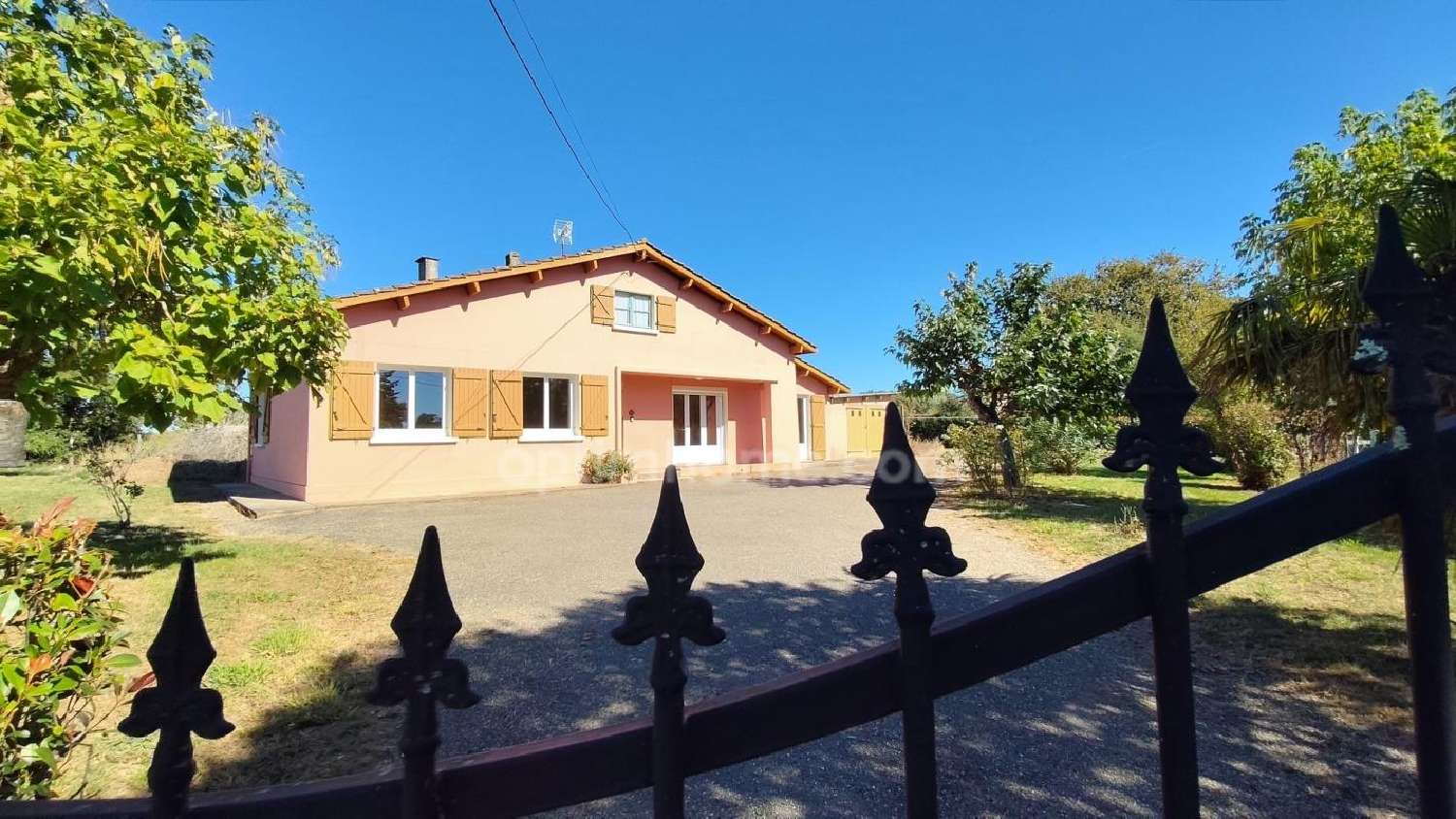 te koop huis Vergoignan Gers 2