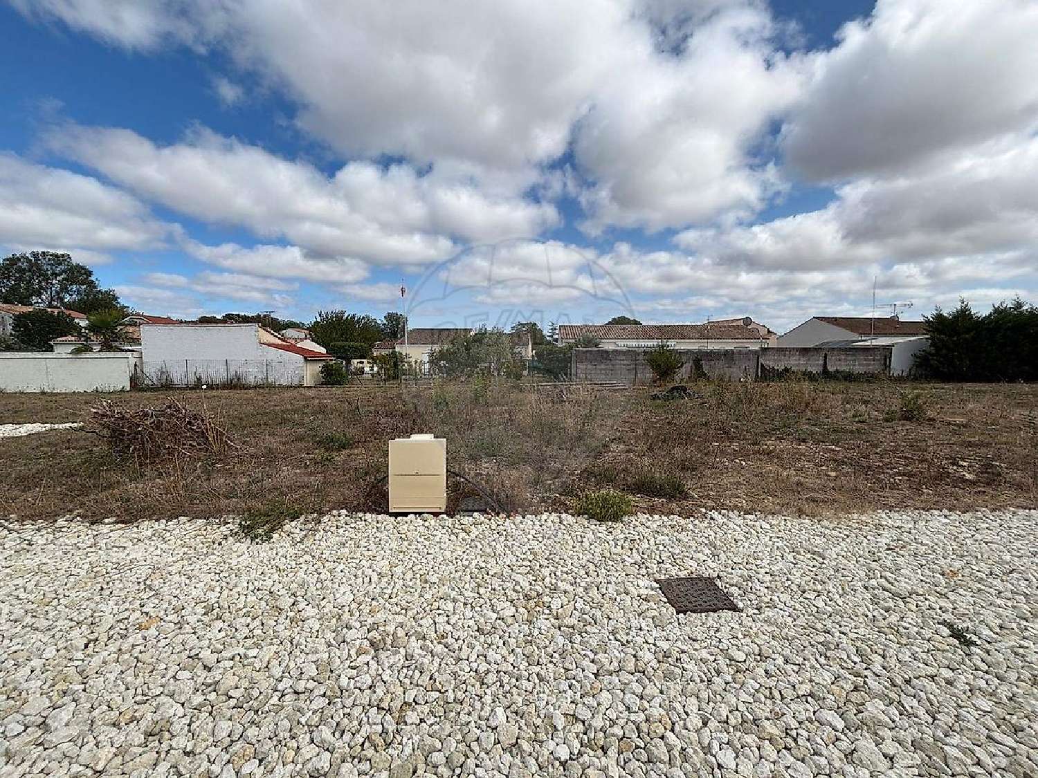 te koop terrein Le Gua Charente-Maritime 2