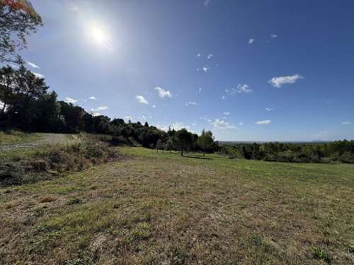 Saint-Césaire Gard terrain foto