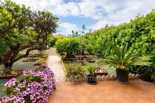 Saint-Laurent-du-Var Alpes-Maritimes Villa Bild 7416177
