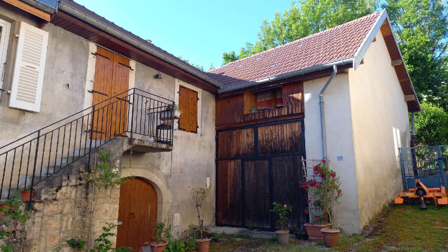 te koop dorpshuis Chille Jura 1