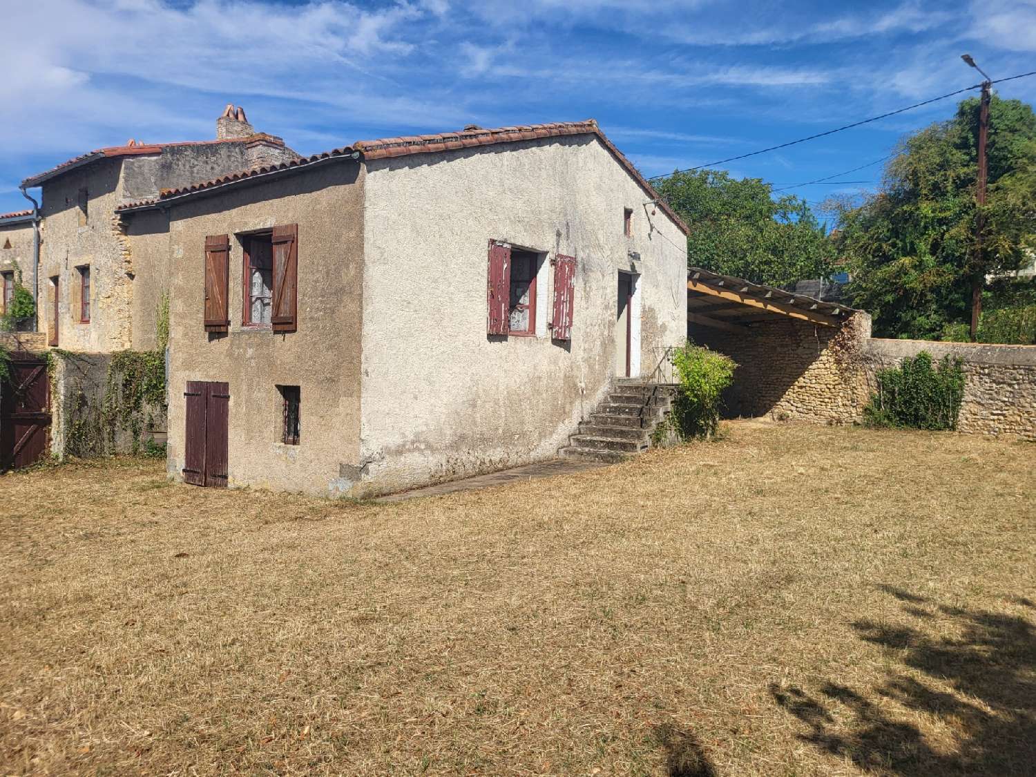  te koop dorpshuis Louin Deux-Sèvres 1