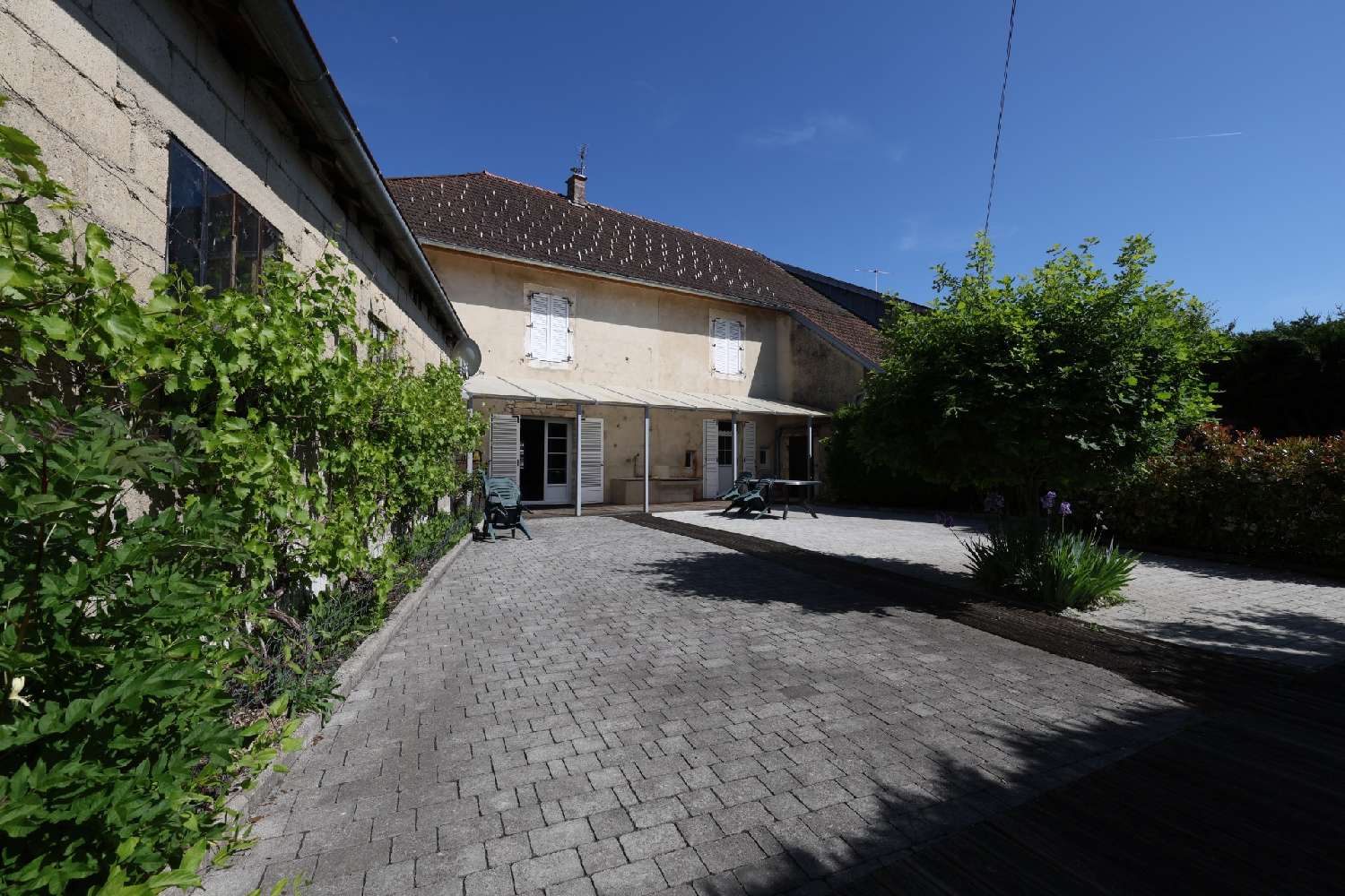 à vendre maison de village Saint-Hymetière Jura 3