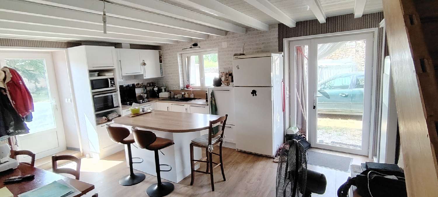 à vendre maison de village Saint-Jouin-de-Marnes Deux-Sèvres 3