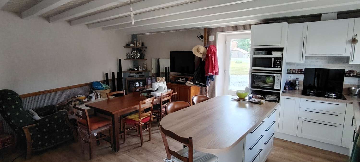 à vendre maison de village Saint-Jouin-de-Marnes Deux-Sèvres 4
